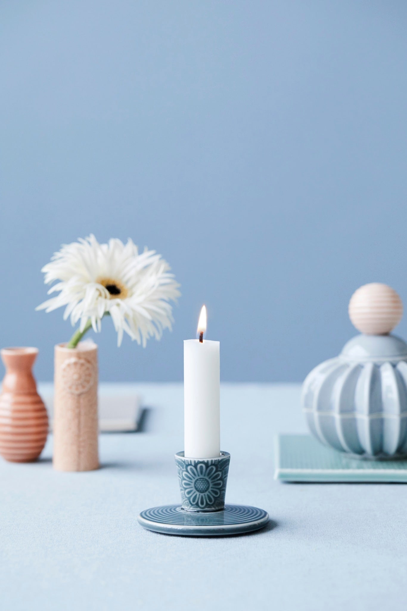 Pipanella candlestick lines flower dark